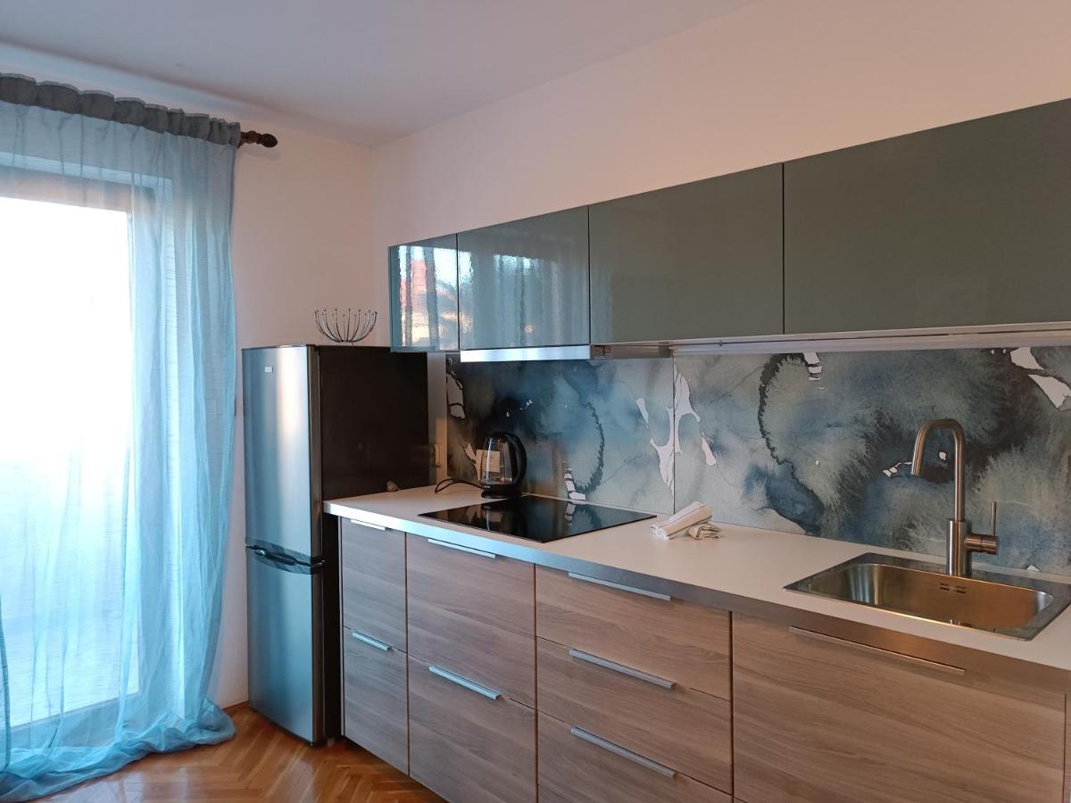 Apartman Rossella 3 *